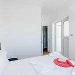 Captain View *