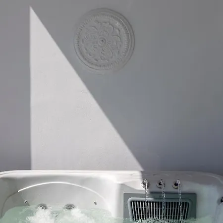 Captain View Mégas Yialós-Nítes