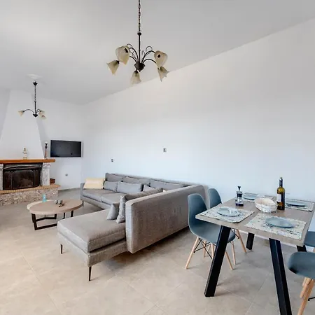 Captain View Mégas Yialós-Nítes