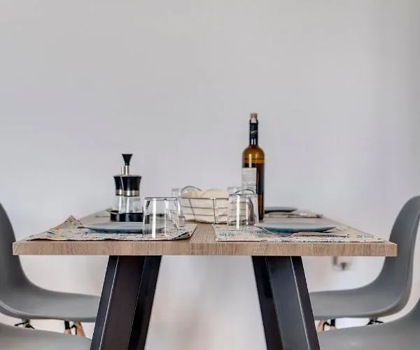 Captain View Mégas Yialós-Nítes