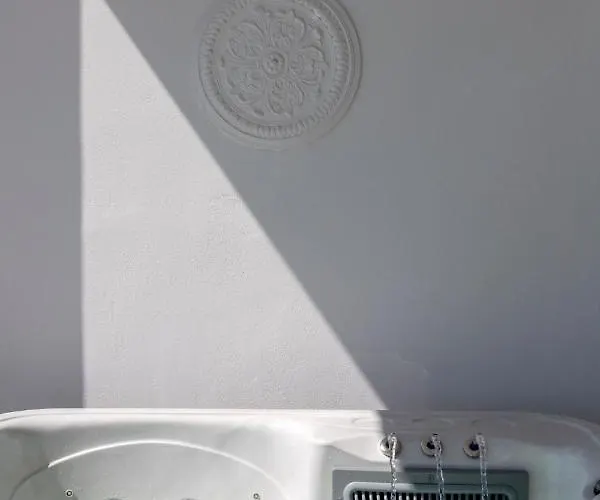 Captain View Mégas Yialós-Nítes