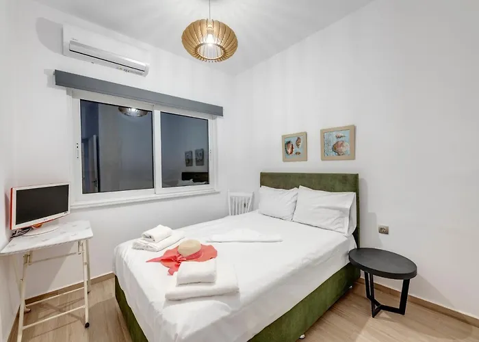 Captain View * Mégas Yialós-Nítes